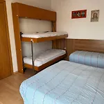 Beachfront apartment free park - Jesolo beach