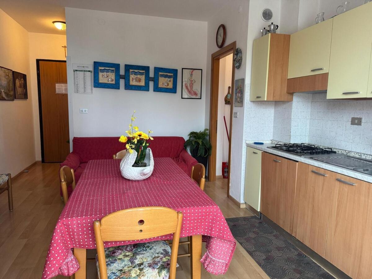 Beachfront Free Park - *