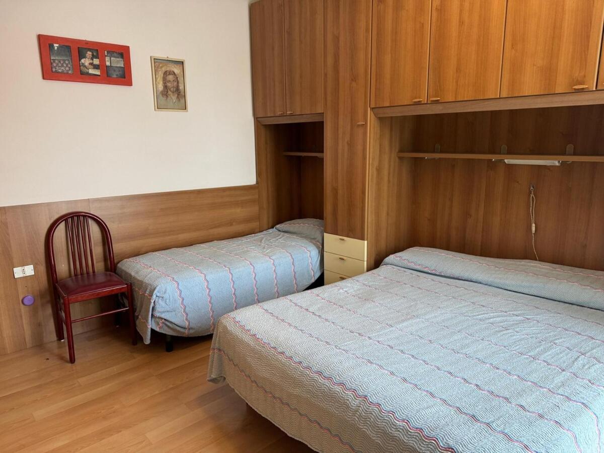 Beachfront Free Park - *